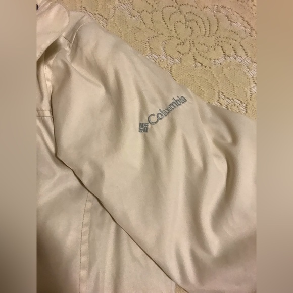 Women’s Columbia Down Jacket with Detachable Hood - Picture 14 of 16